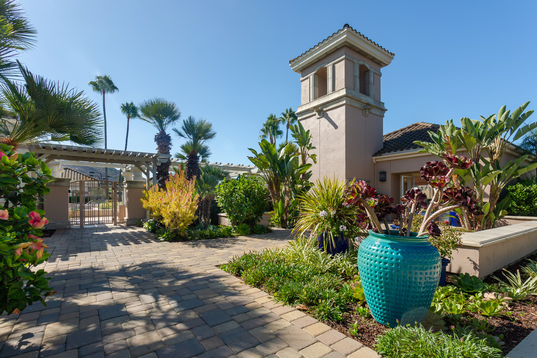 Ventana Apartments in San Diego, CA - Building Photo