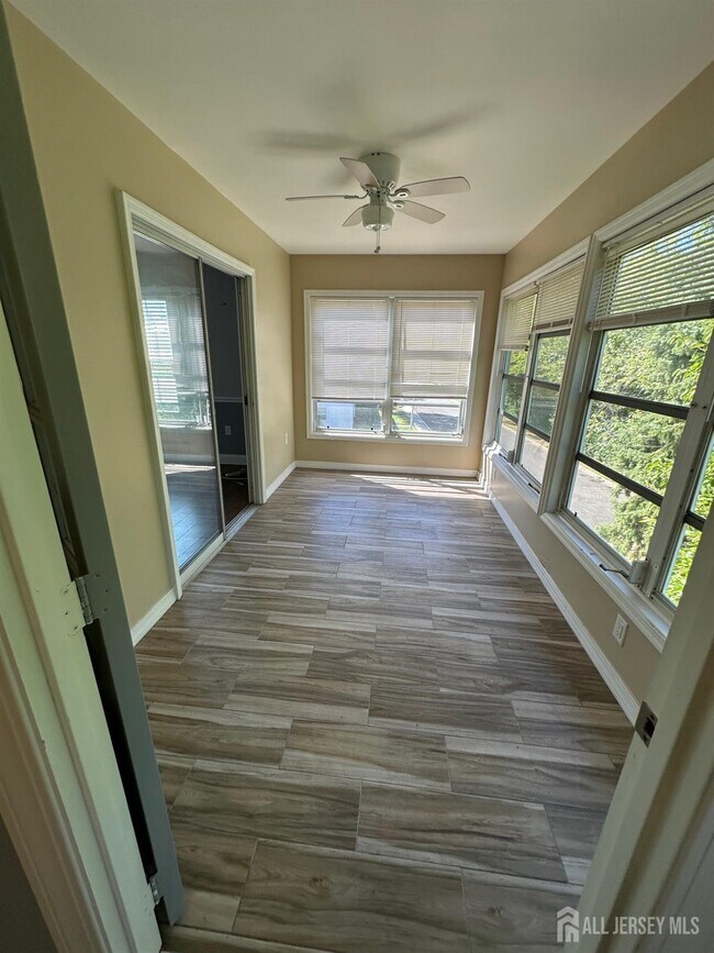 4 Westport Ln in Monroe Township, NJ - Building Photo - Building Photo
