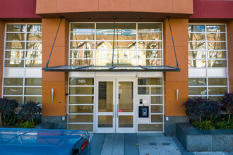 Market Square Homes in Oakland, CA - Foto de edificio - Building Photo