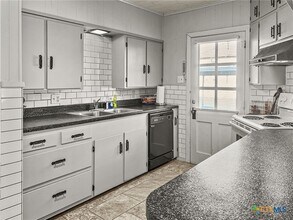 202 S Clear St in San Saba, TX - Building Photo - Building Photo