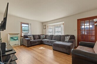 27 Harrison Ave in Waldwick, NJ - Building Photo - Building Photo