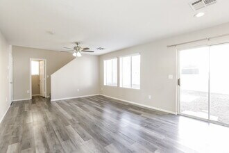 9450 Havasu Canyon Ave in Las Vegas, NV - Foto de edificio - Building Photo