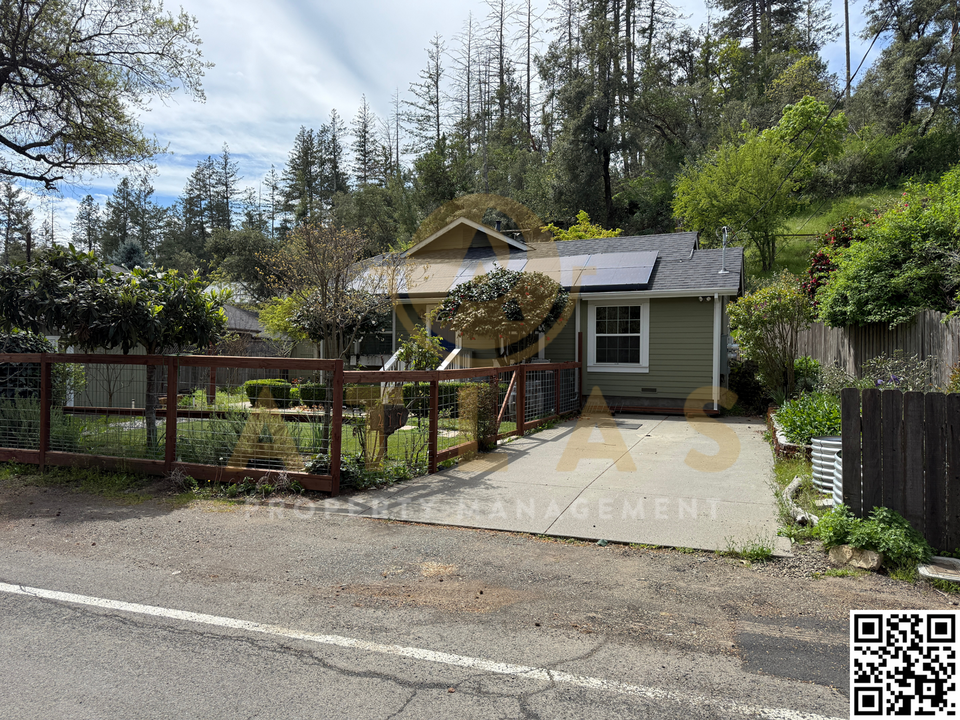 417 College Ave in Angwin, CA - Foto de edificio