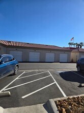 6480 Annie Oakley Dr in Las Vegas, NV - Building Photo - Building Photo