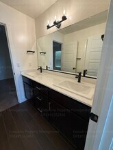 10315 Cooper Lake Ave in Bakersfield, CA - Building Photo - Building Photo