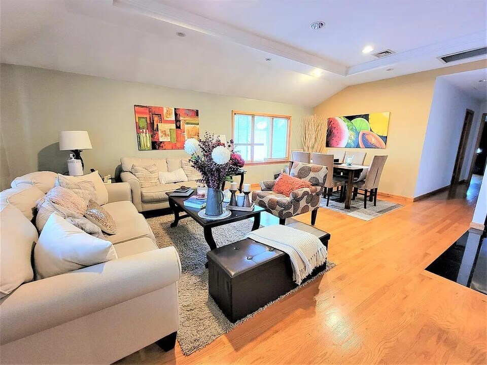 64-53 231st St in Queens, NY - Foto de edificio