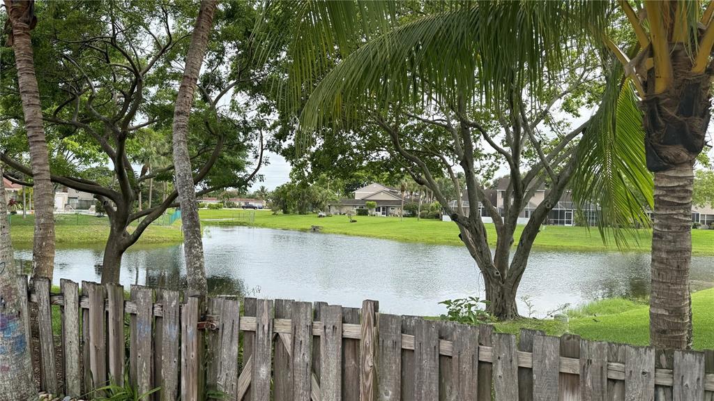 942 NW 92nd Terrace in Plantation, FL - Building Photo