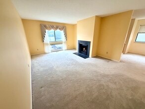 40 Crossroads Ln, Unit 40 in Glastonbury, CT - Building Photo - Building Photo