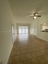 18061 Biscayne Blvd in Aventura, FL - Building Photo - Building Photo