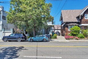 Unit in Oakland, CA - Building Photo