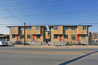 153 E Riverside Dr in Watsonville, CA - Foto de edificio - Building Photo