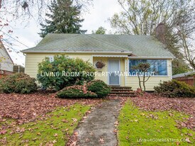 3740 SE Tibbetts St in Portland, OR - Building Photo