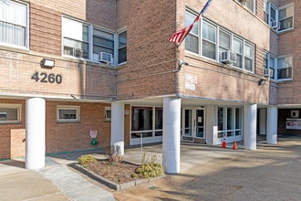 Woodlawn Veterans Mutual Housing Co-op in Bronx, NY - Building Photo - Building Photo
