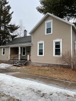 630 E Bridge St in Wausau, WI - Building Photo