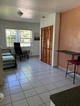 1924 Harding St, Unit 1 in Hollywood, FL - Building Photo - Building Photo