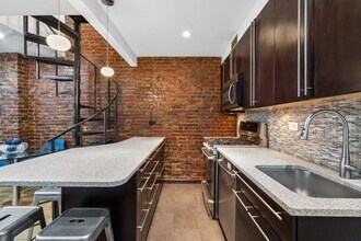 118 Suffolk St in New York, NY - Building Photo - Building Photo