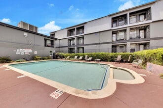 2020 S Congress Ave in Austin, TX - Foto de edificio - Building Photo