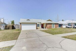 8107 Heritage Woods Ln in Panama City, FL - Building Photo