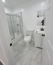 428 W 7th St in Long Beach, CA - Building Photo - Building Photo