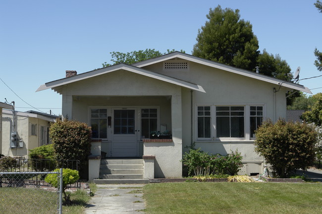 22251-22259 Peralta St in Hayward, CA - Foto de edificio - Building Photo