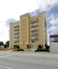 2900 NW 7th St in Miami, FL - Building Photo - Building Photo