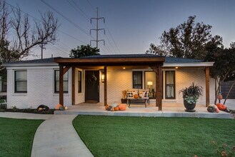 3001 32nd St in Lubbock, TX - Foto de edificio - Building Photo