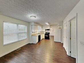 328 Prairie Run Dr in Sunbury, OH - Foto de edificio - Building Photo