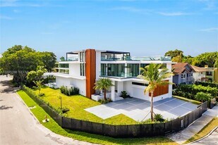 1248 NE 89th St in Miami, FL - Building Photo