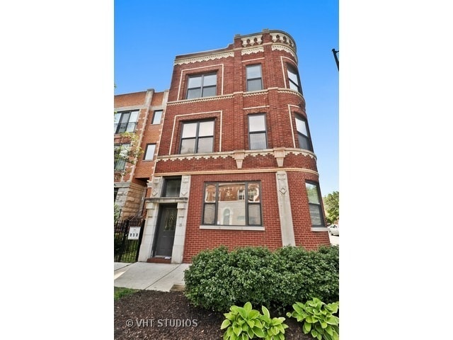 property at 958 N Leavitt St