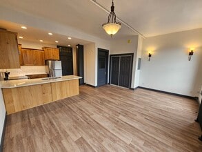 211 Elm St in La Grande, OR - Building Photo - Building Photo