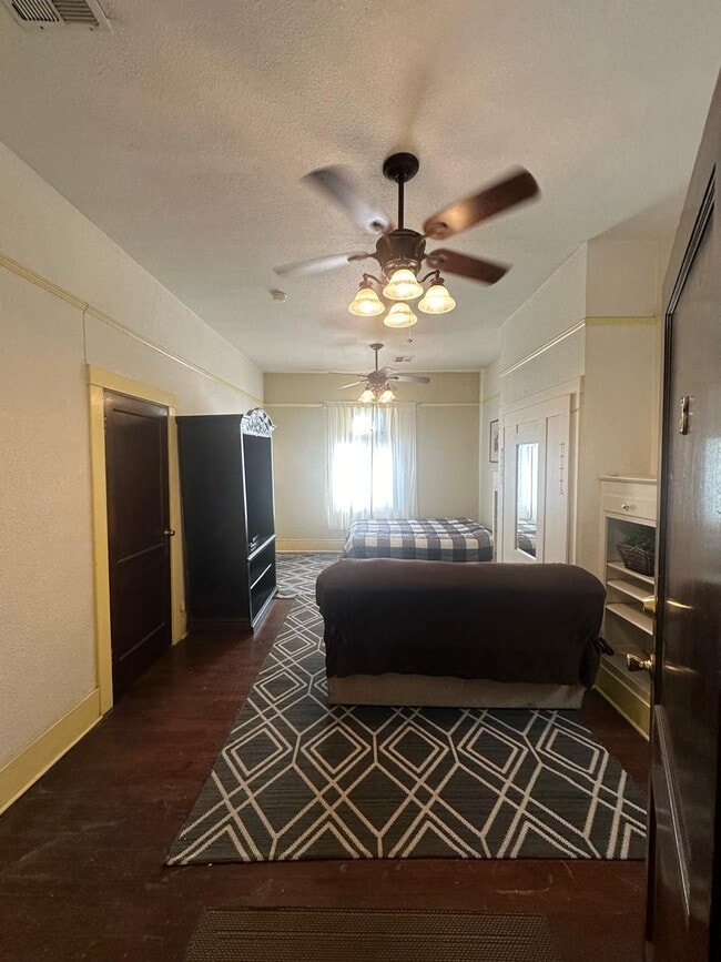 517 Sullivan St, Unit 3 in Miami, AZ - Foto de edificio - Building Photo