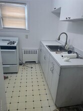 316 N Corona Ave in Valley Stream, NY - Building Photo - Building Photo