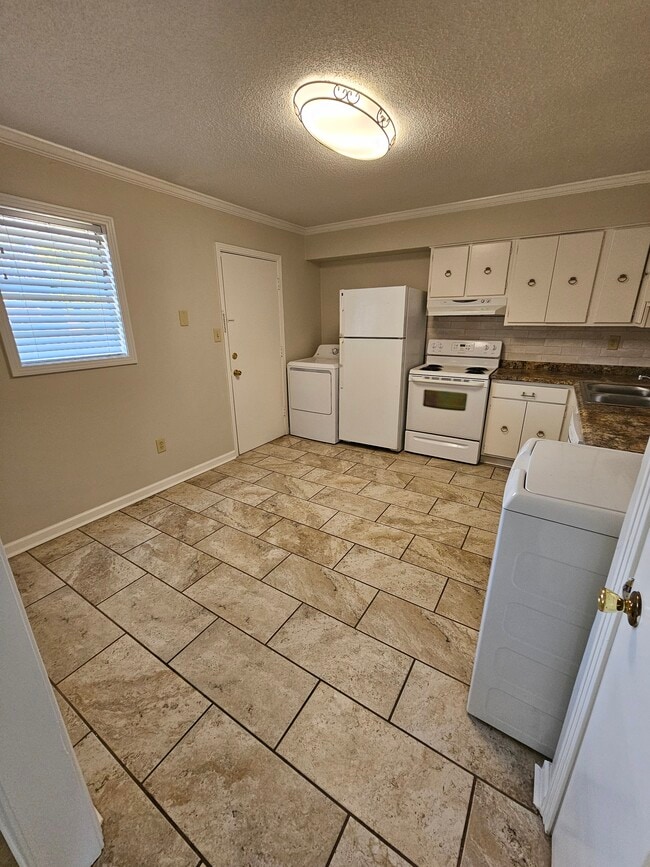 High Point Terrace Apartments in Memphis, TN - Building Photo - Building Photo