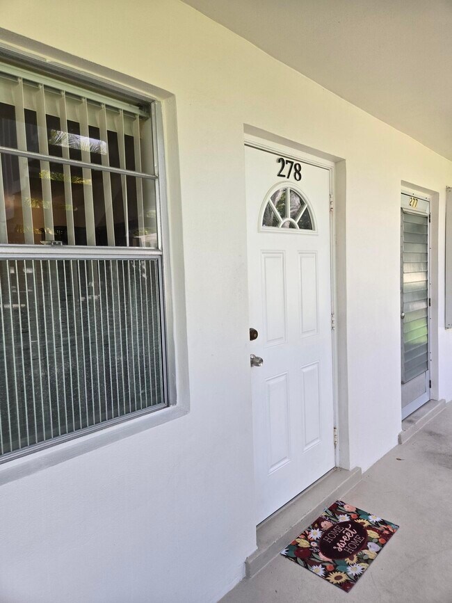 278 Windsor N in West Palm Beach, FL - Building Photo - Building Photo