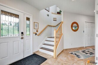 8121 Marino Dr in Anchorage, AK - Building Photo - Building Photo