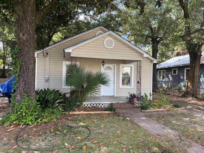 property at 1314 N Bronough St