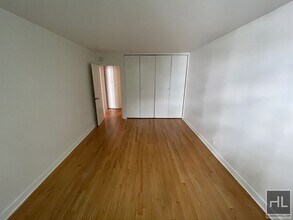 EAST 49 STREET, Unit 4S in New York, NY - Foto de edificio - Building Photo