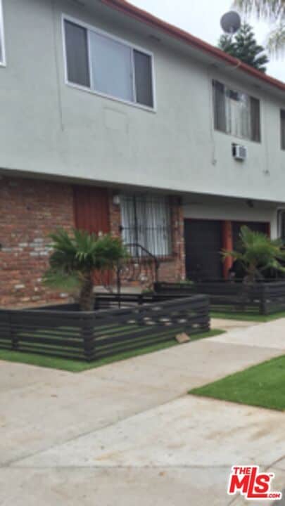 property at 744 Chestnut Ave