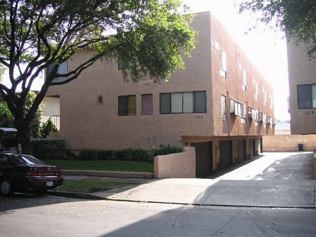 111 N Marguerita Ave, Unit E in Alhambra, CA - Building Photo