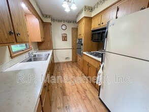 6240 Jupiter Rd NE in Fridley, MN - Building Photo - Building Photo