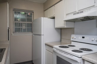 Meadow Creek Apartments in Jackson, MS - Building Photo - Interior Photo