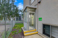 Lockwood Apartments in Edmonton, AB - Building Photo - Building Photo