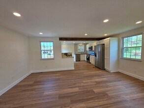 8227 Vivian Dr in Pittsburgh, PA - Building Photo - Building Photo