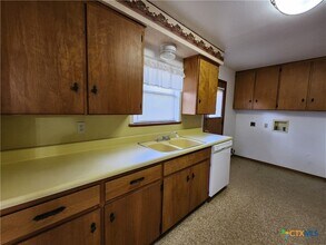 793 Albert St in New Braunfels, TX - Foto de edificio - Building Photo