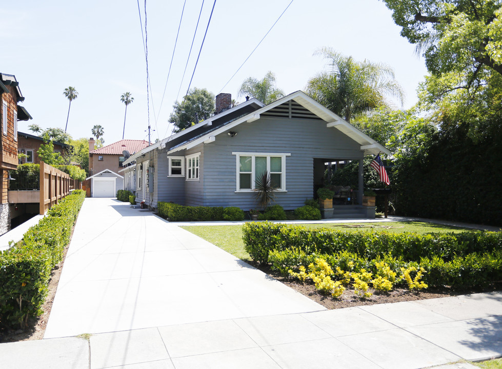 142 Marion Ave in Pasadena, CA - Foto de edificio