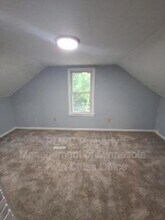 7217 63rd Ave N in Minneapolis, MN - Building Photo - Building Photo