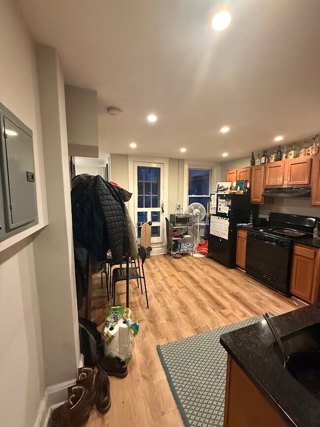 220 Hanover St, Unit 2 in Boston, MA - Building Photo - Building Photo