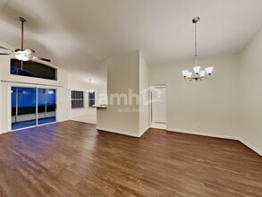 15854 Bay Vista Dr in Clermont, FL - Foto de edificio - Building Photo