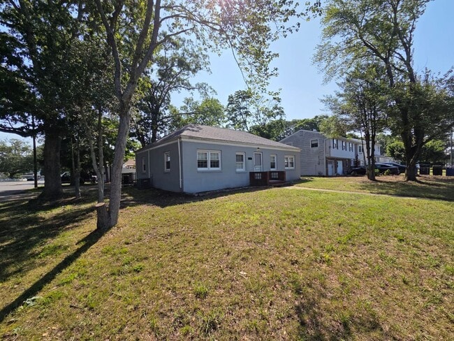3899 Smith Dr in Point Pleasant Beach, NJ - Building Photo - Building Photo