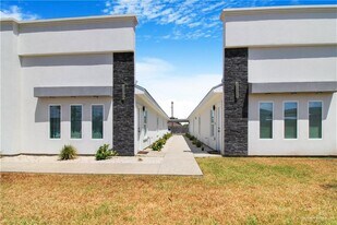 11003 N 36th Ln in McAllen, TX - Building Photo